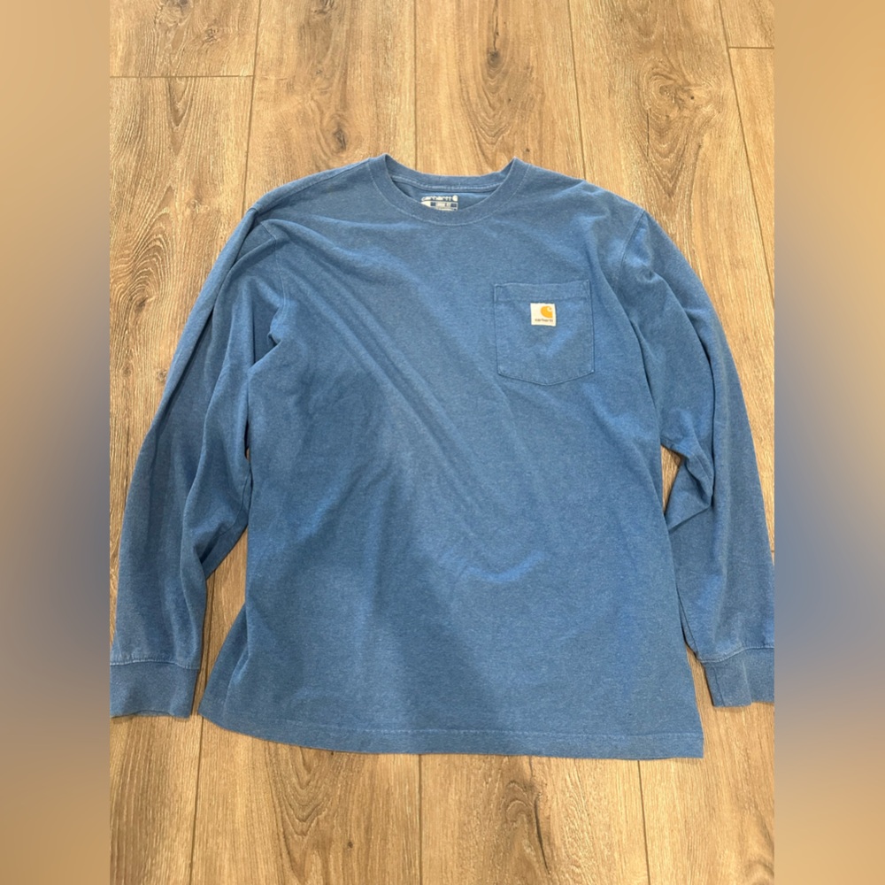 Carhartt men’s long sleeve t-shirt.